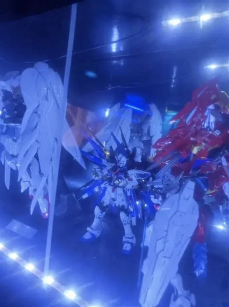 ガンダムパブ–3枚目/制作者：eguryuu