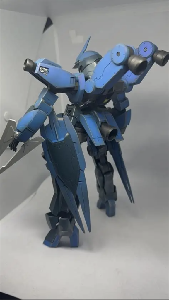 RE1/100 シュヴァルベグレイズ(マクギリス機)–3枚目/制作者：よっしー@修行中