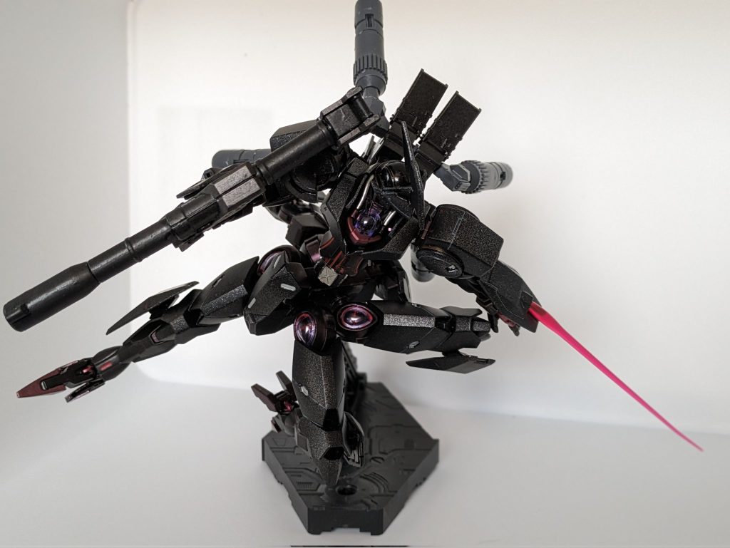 頭:ミカエリス兜x2腕:ハインドリーシュトルム+ミカエリス盾x2胴:ミカエリス(脚接続部位切断)+自作接続部位股:ディランザ(4脚仕様に改修)+ミカエリス前後脚:ミカエリスx4足:ベギルペンデx4バックパック:MSGプロペラント+ビームブレイサーx2武器(今回持ってるやつ):ディランザ斧、ハインドリーシュトルムライフル、MSGバズ