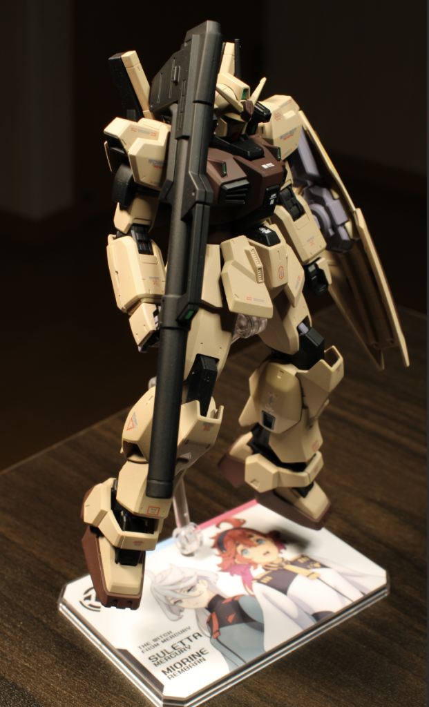 全体的にススのような黒を足してます。