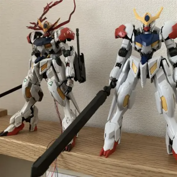 左:改造後　右:素組