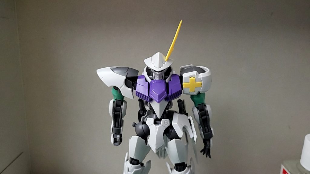 キマリスの胸部装甲を貼り着けサイドスカートを片方にまとめました