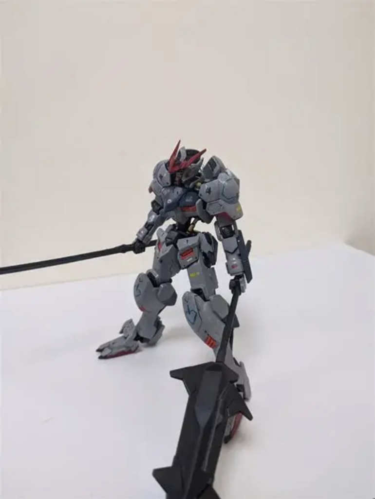 合わせ目消し、メイスの肉埋め自分的にはやる事はやった。と思い塗装してたらパーティングライン消し忘れが……