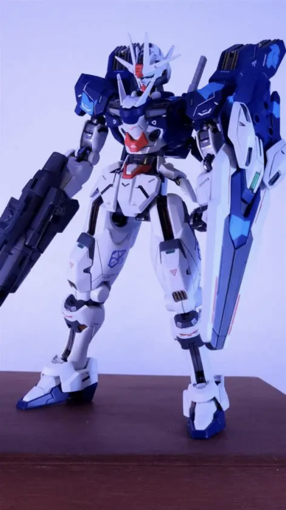 YouTubeのクラフタちゃんねるさんを参考に、RGクアンタのパーツを移植して作成しました。取り付けはネオジム磁石を使ってます。