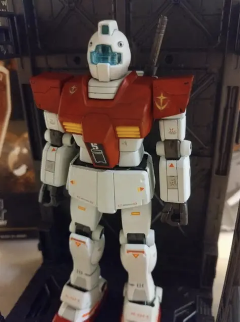 スジ彫り楽しくなってきたのですが、あんまりゴテゴテするのも違う気がしたのでコレ位で良かったと思います。