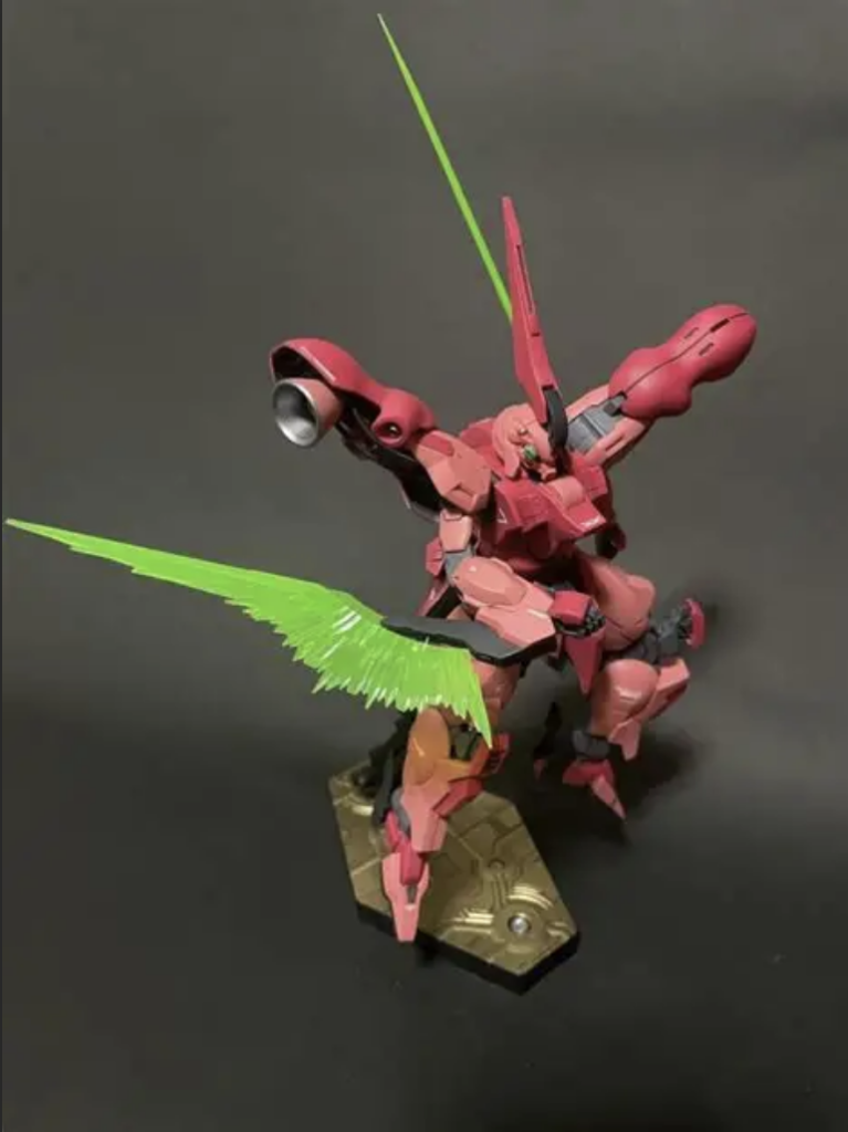 ヒザをヒジにつけてトンファーに見立てたりと、ダリルバルデをベースに無理矢理見立てでやっています。