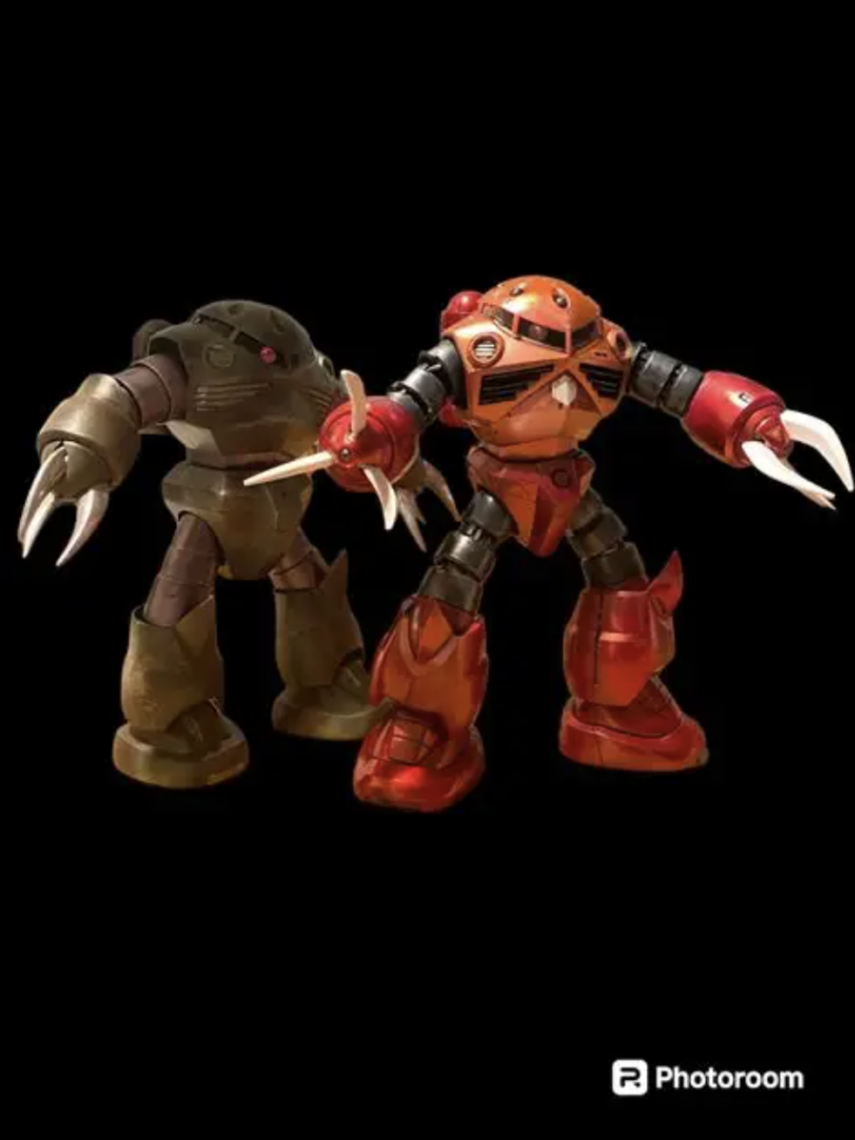 仮組と完成時の比較。成形色もカッコイイんだけど今回は迷彩で仕上げてしまいました。