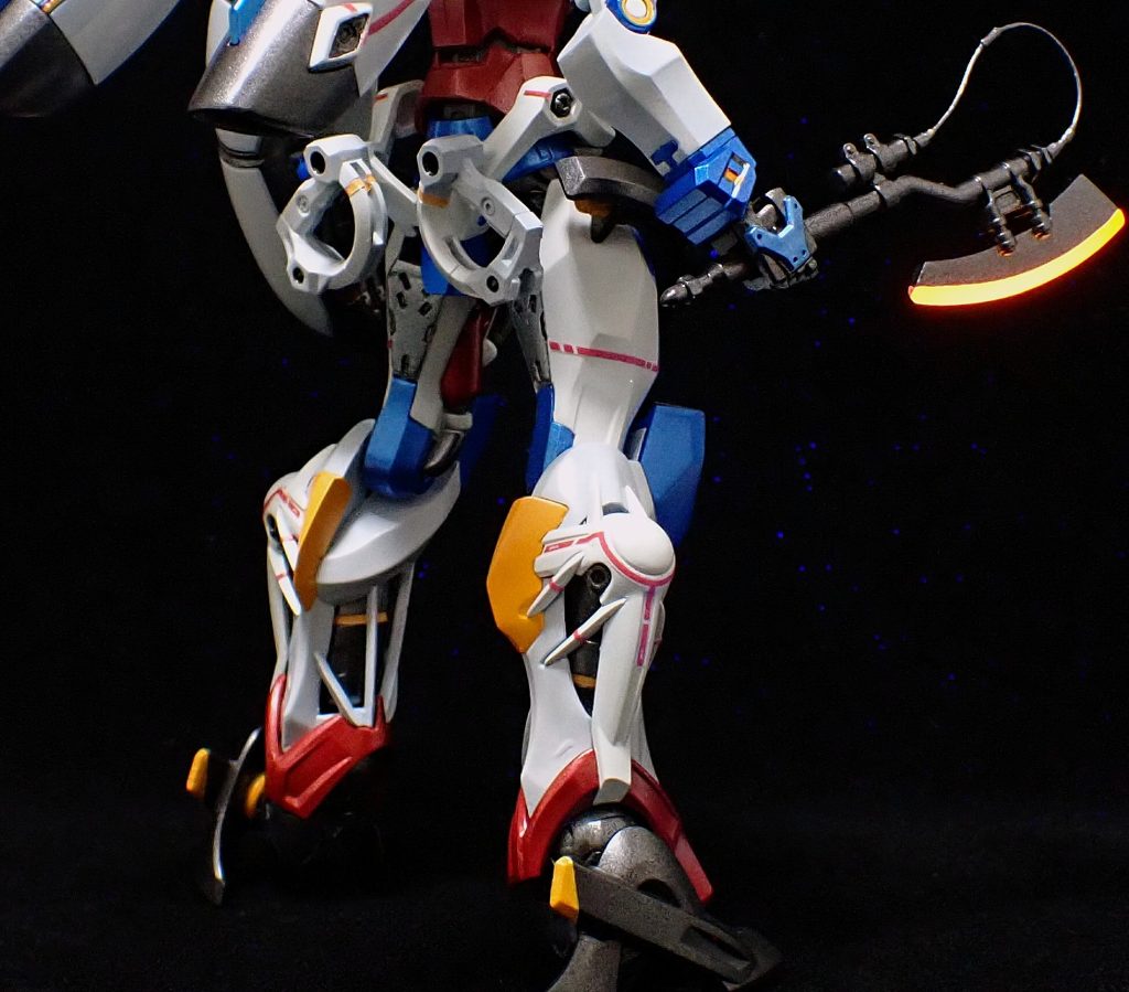 太ももの支柱のエッジはシャープにするといい感じでした。