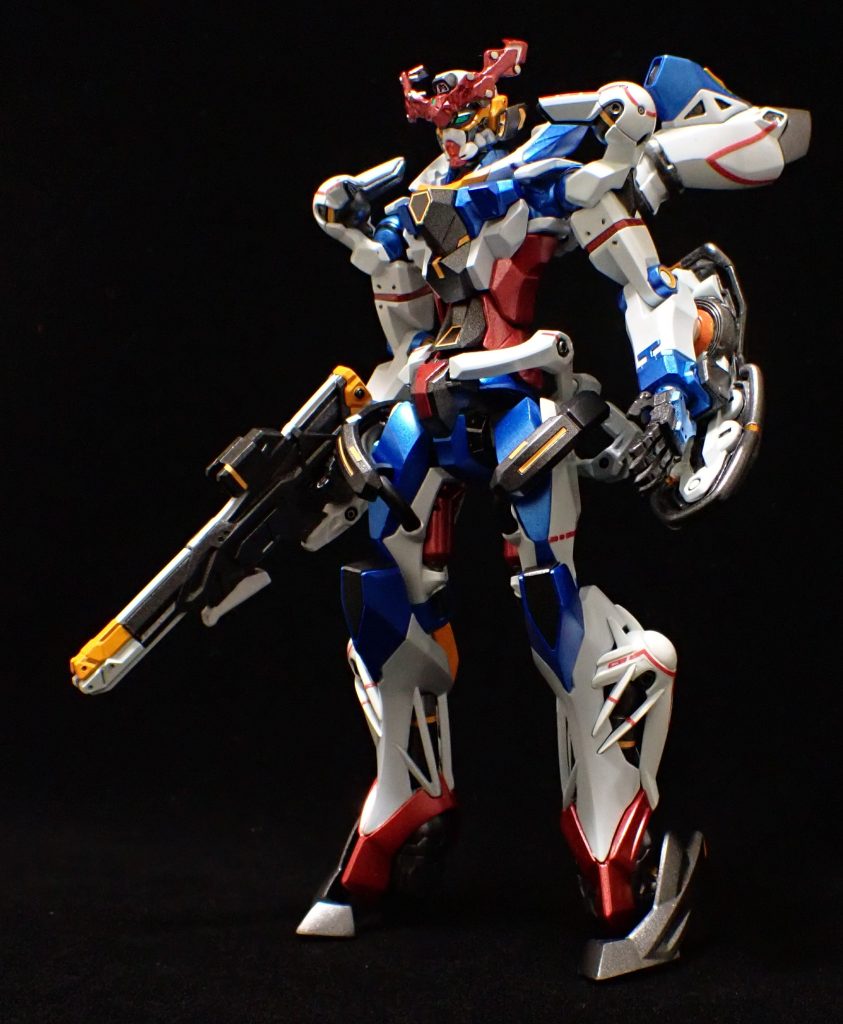 設定資料を参考にエッジをとがらせて、シャープな印象になりました。