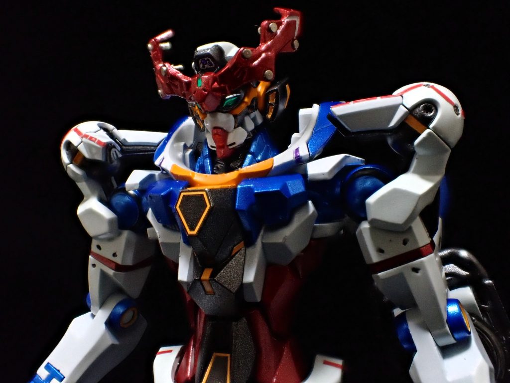 ホワイト部はホワイトベースのミディアムブルーにシルバーやパールを混色し、2色で塗装したのですが、写真では違いが再現できませんでした。実物は色の違いが判るのですが・・・。