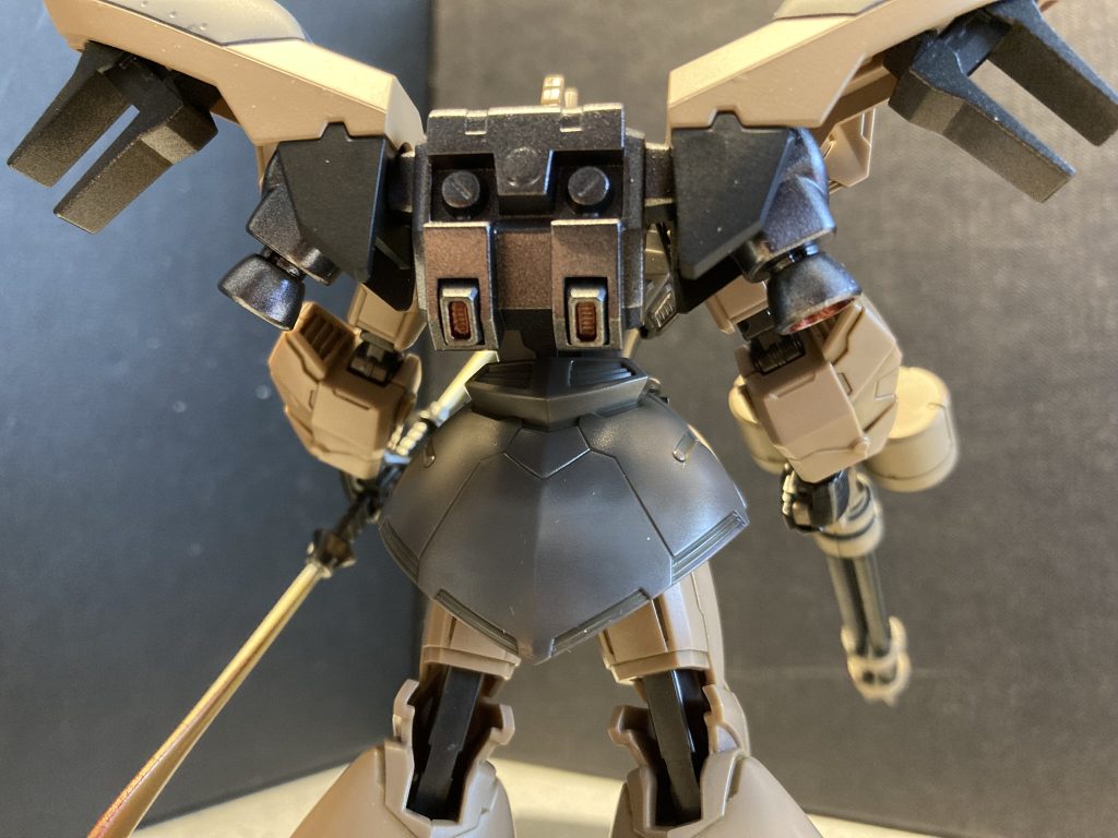 子供に遊ばれて間接フニャフニャになってしまったので立ちません。このあと無可動フレームに戻しましたw