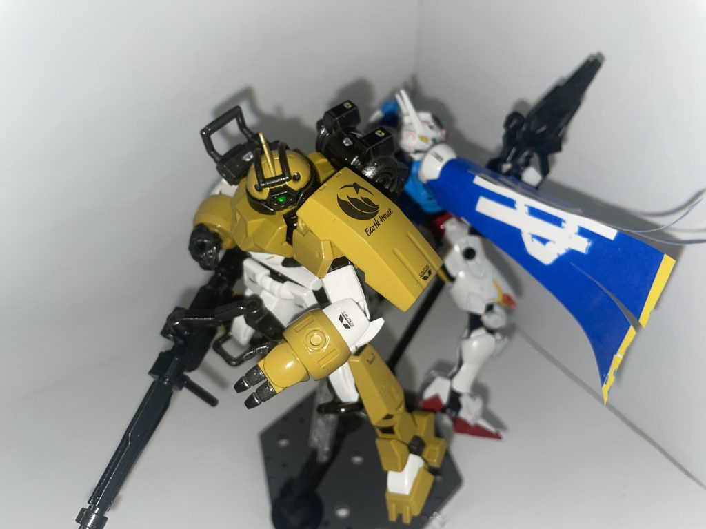 スレッタ「あわわわ!!か、か、囲まれちゃった!?」チュチュ「おいスレッタ!!いくら数が多くても所詮ク〇スペーシアンだ!気を引き締めろ!!」