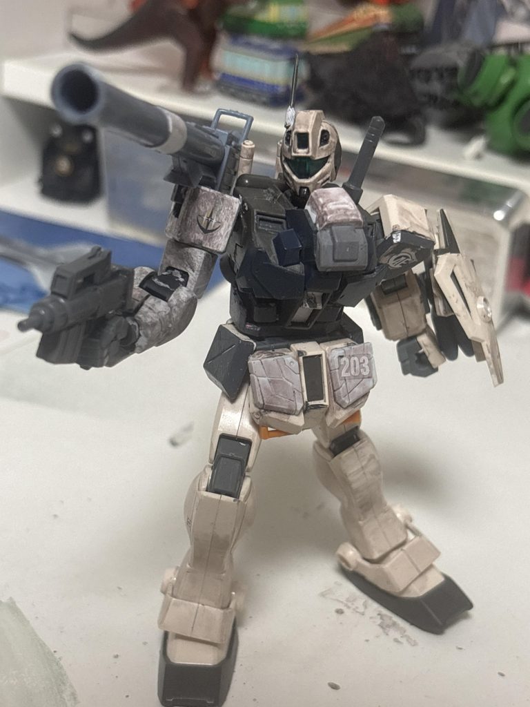 胸部には空間装甲と複合装甲を使い操縦席を全面でカバー