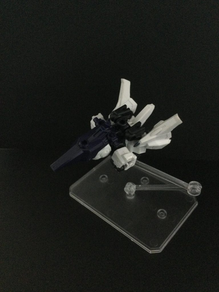 ビッピガァン!そう、変形します。ちなみにシールドの中のビームガンは、中に引っ込めていると言う設定です。