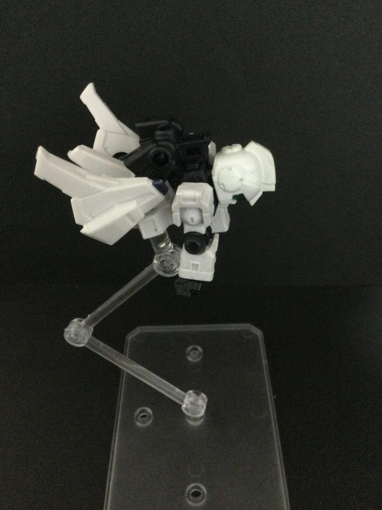 4  手を回します。