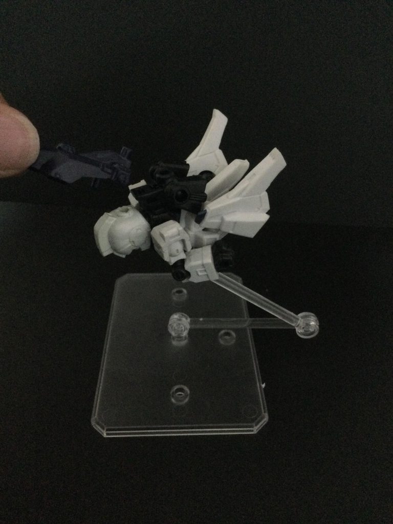 最後に頭の軸にビームガン外したシールドをはめれば、、、、