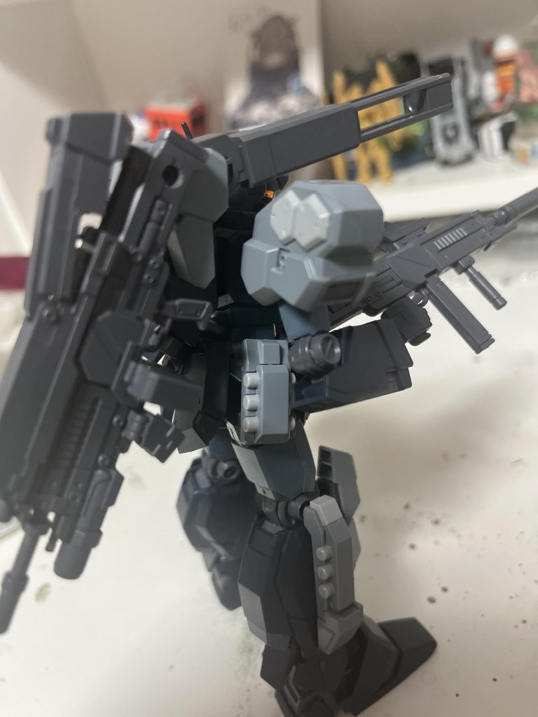 ライフルは背中に直ずけ