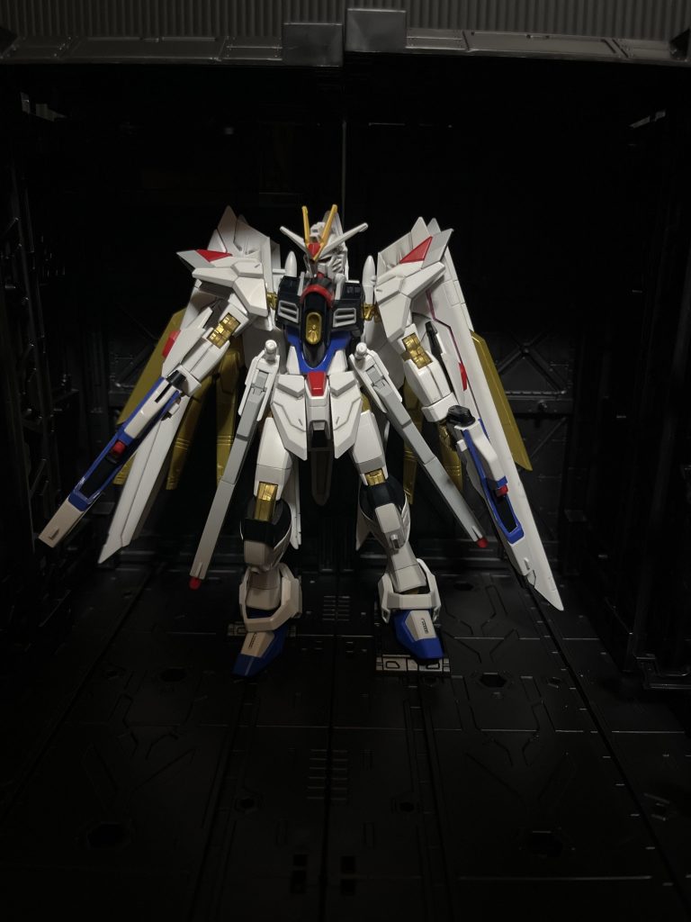 格納庫–3枚目/制作者：アッキー