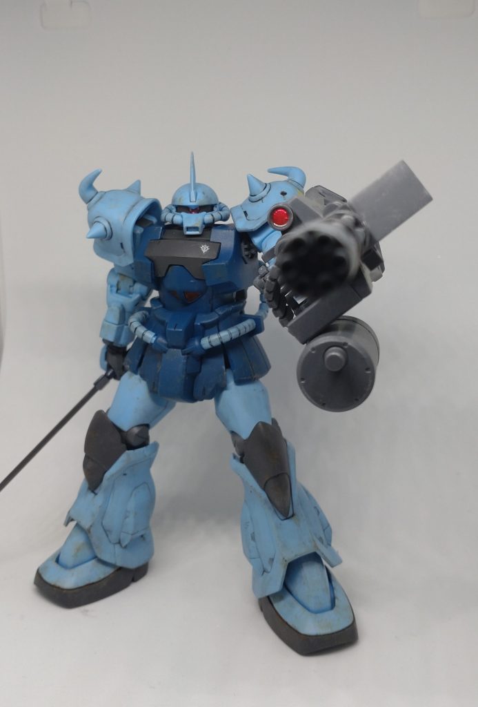 ガトリングシールドを構えて。結構、大物の武器ですが、今のところ肩関節がへたる感じはなさそうです。