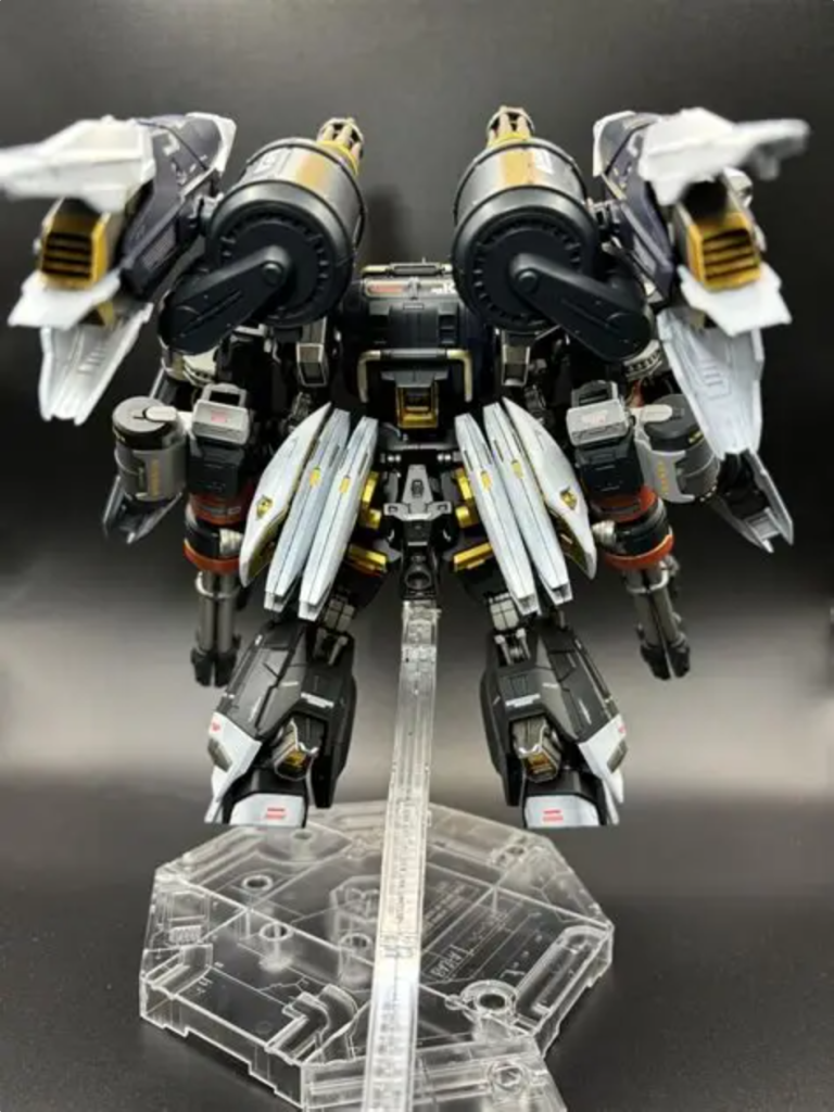 今回は途中コンプレッサー故障したり、エアブラシが詰まったり、ニードル曲がってたりと色々トラブルあったんですが何とかGW中に完成出来ました！！そもそものキットが肩関節以外優秀！！ 肩関節はガトリングガン重すぎて折れましたw唯一の弱点が肩関節になりますwお気をつけください！SEEDコン応募してみました！よろしくお願いします(∩´∀｀＠)⊃