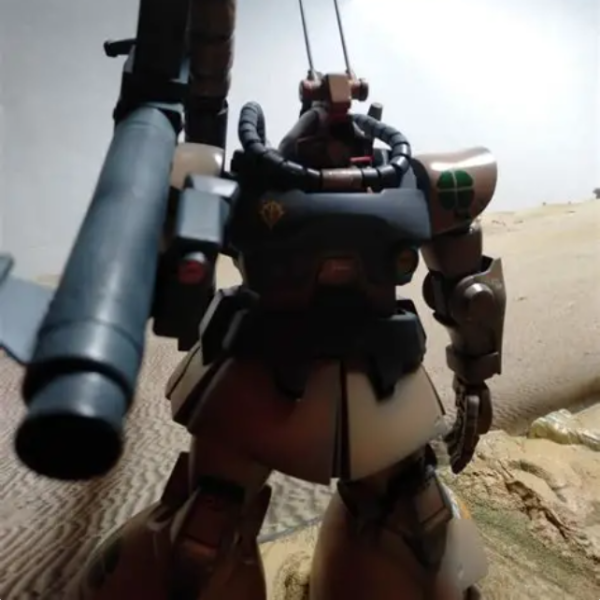 MG 量産型熱帯戦用ドム サンダーキャットこと、ロイ・グリンウッド少佐専用機