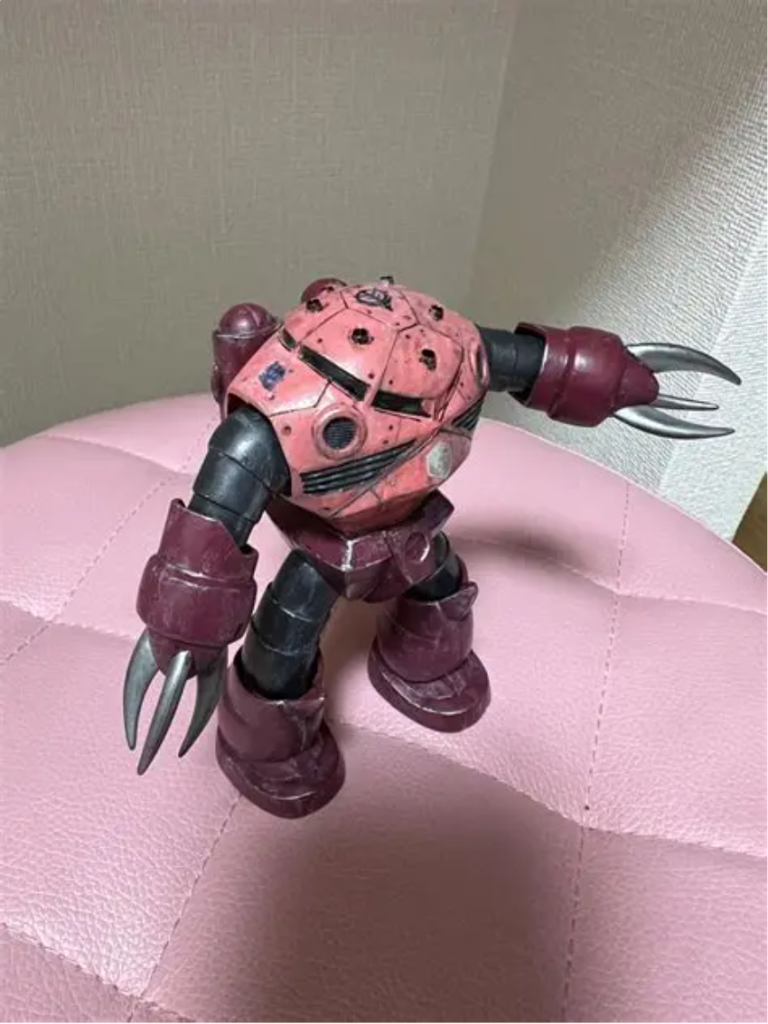 汚しすぎ？頭頂部に筋彫り追加。ハイライトはガンダムマーカーのシャインシルバーを爪楊枝でちょん付けしました。