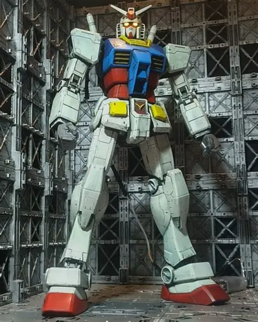 1/48ガンダム頭部には100均のLEDを組み込み目を発光出来る様にしてあります光量が調節出来るのでとても場面によって色々使い分けられます