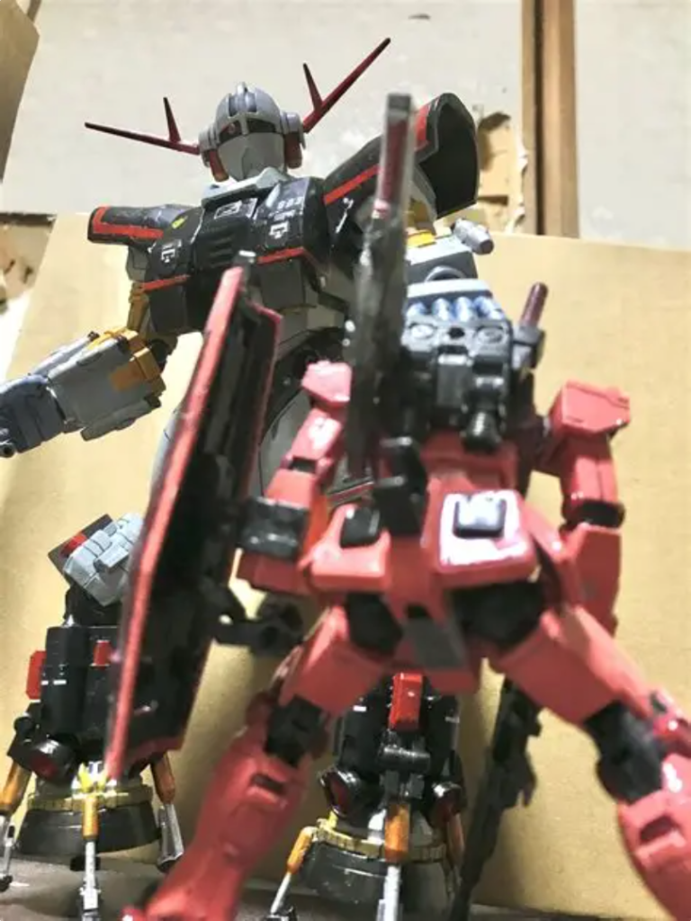 キャスバル専用ガンダムと。　　wikiとRG版の説明書の一文を参考に妄想作製しました。御覧いただきありがとうございました。