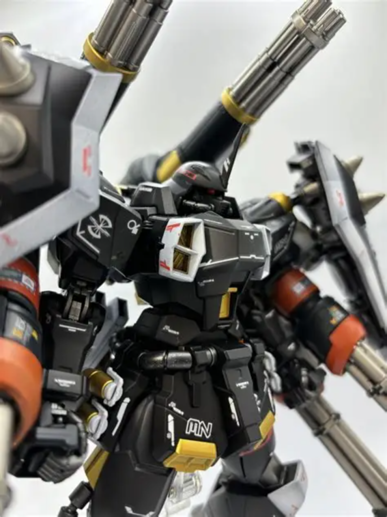 カラーはフロストマットブラック、ブラックにジュラルミンを少し混ぜたブラック、セミグロスホワイトで！