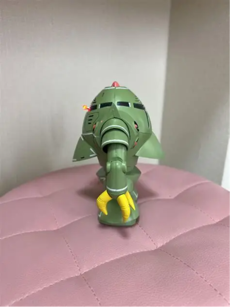 ブサイク。目玉出過ぎた。