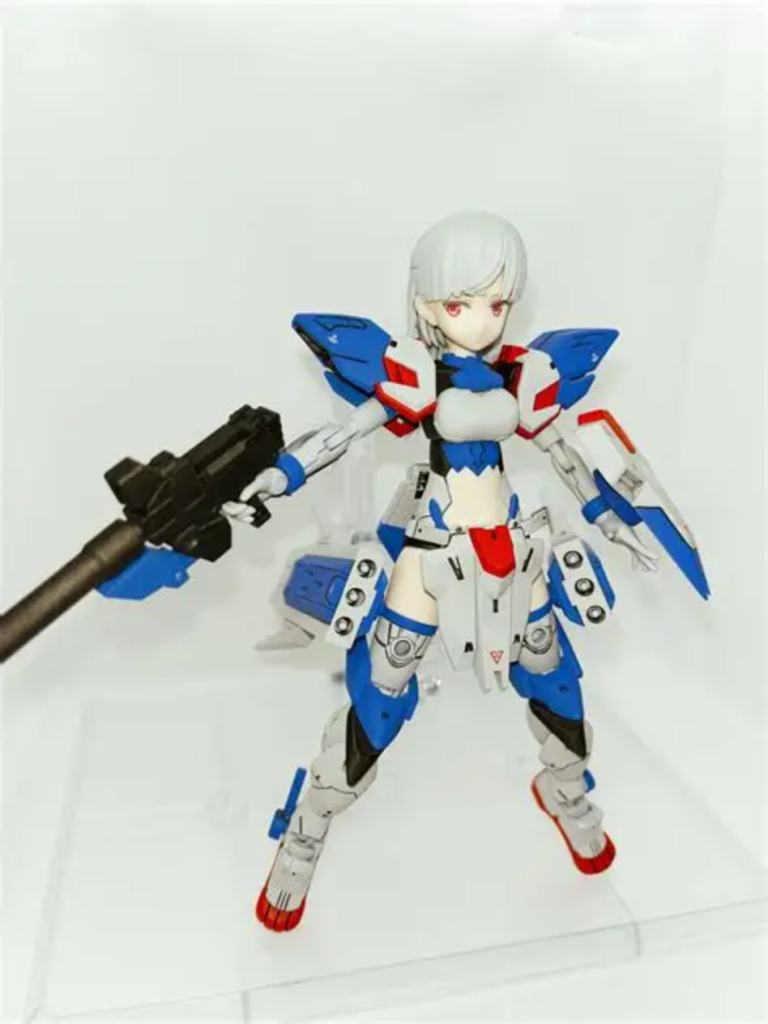 肩アーマーはRGビルドストライク？だったと思いますがジャンクからパーツを拝借。