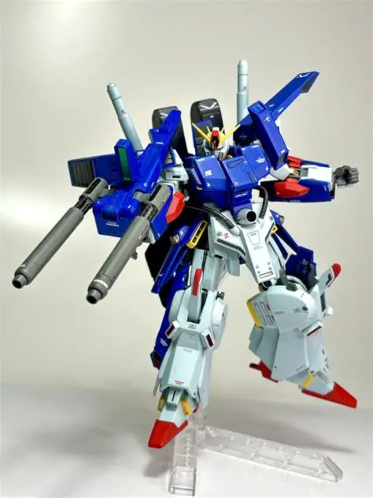 ただでさえ可動域が少ないHG ZZ、アーマーを着せるとさらにポージングが厳しくなりました。。。 