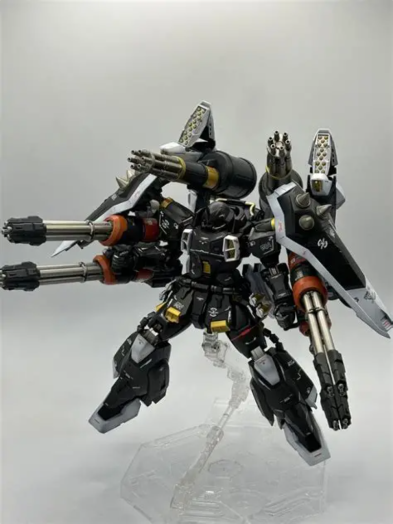 ガトリングガンが重いので細い肩関節が1度折れてしまったので怖くてポージングがこれが限界w