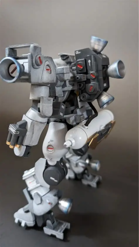 機械!って感じが好きです。近所の駄菓子屋で安売りしてました。