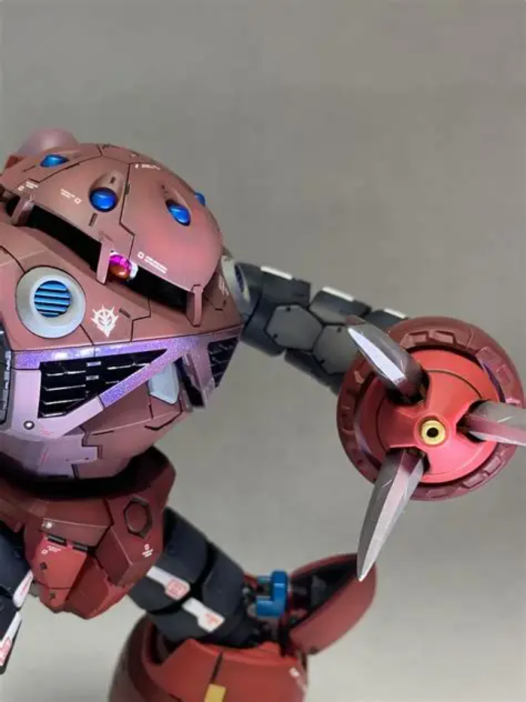 モノアイを含めた数箇所は蛍光