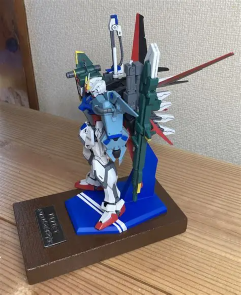 ストライカーパック、ランチャー、ソード、マシマシでェ！(全部盛りは男の子の浪漫ですよね。)