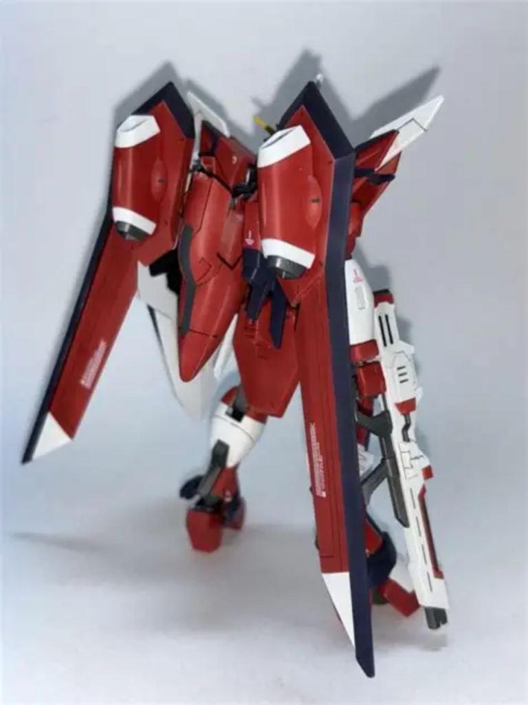 本体色はキットの形成色に比べ赤みを強くし、ややアニメよりにしています。