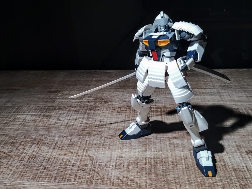 鎧の形状や下肢のバランスなどをひたすら悩みながらやったので、手を動かしている時間よりも眺めている時間のほうが圧倒的に長かったです。