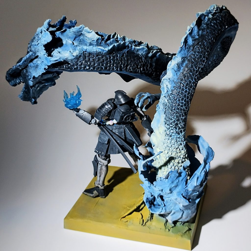 バックショット。龍の質感は最後まで悩み、結局「実体というより精霊に近い感じ」としたので、ヌメヌメ感は出さず風みたいな雰囲気を出し…たかったです…