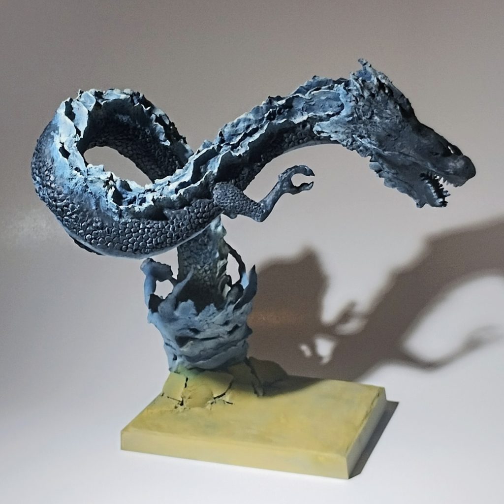 ちなみに今回ガンプラ部分にνガンダムを使ったので、龍の形を「∞(メビウス)」にしてみよっかな、という遊びをしております。制作終盤で、まさかテレビから歌が流れてくるとは思いもよりませんでしたが笑