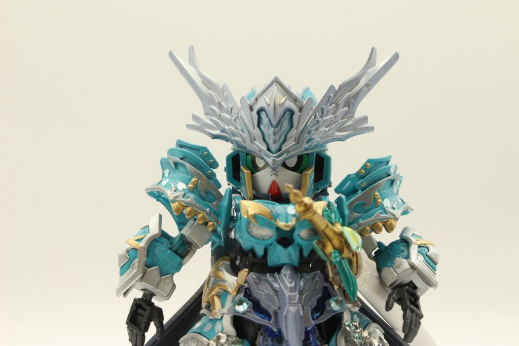 女王騎士【クイーン・ユキナイトガンダム】スダドアカワールド北部の雪と氷の国「エルピサード」の女王。