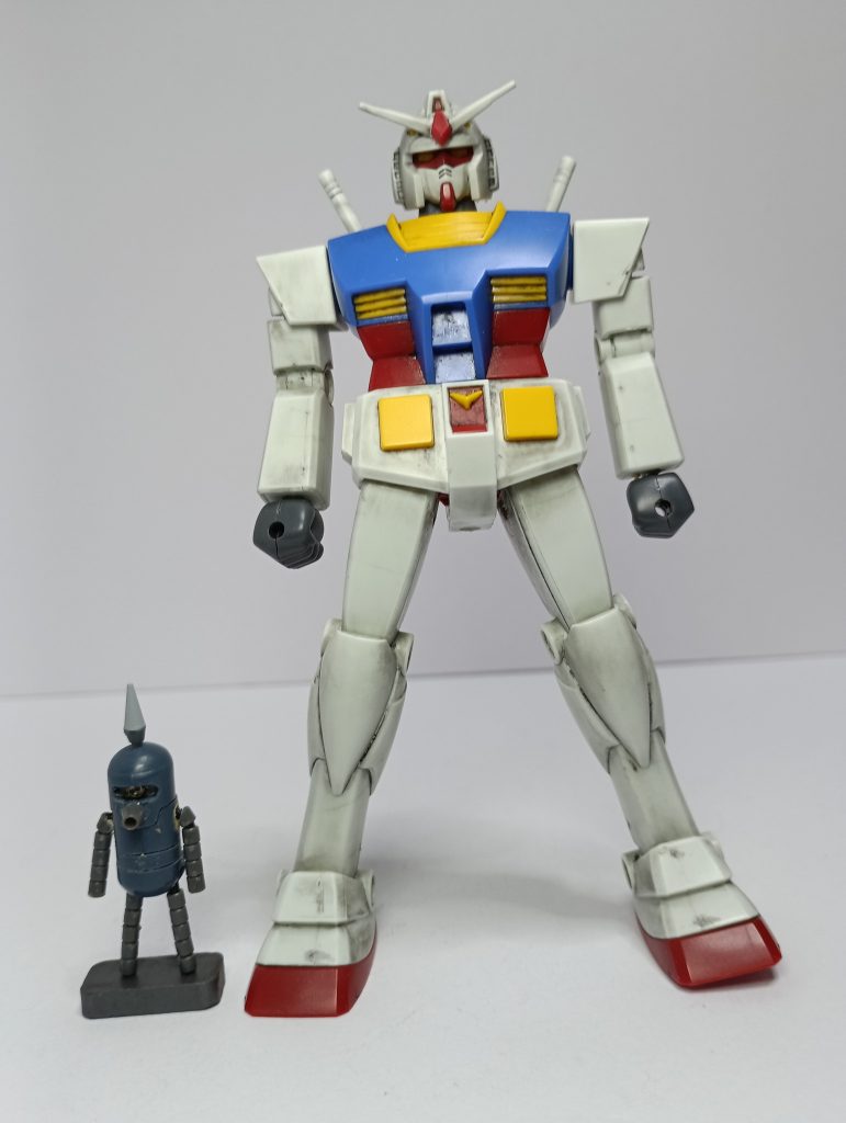 作成途中。そこら辺にいたおっちゃんとの比較。画像が斜めっているのは、あまり突っ込まないでください。