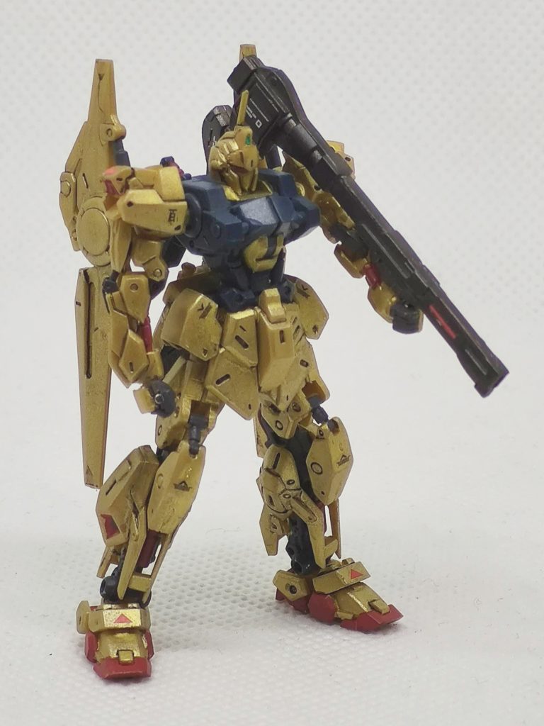 クレイバズーカは左手持ちも出来ます。