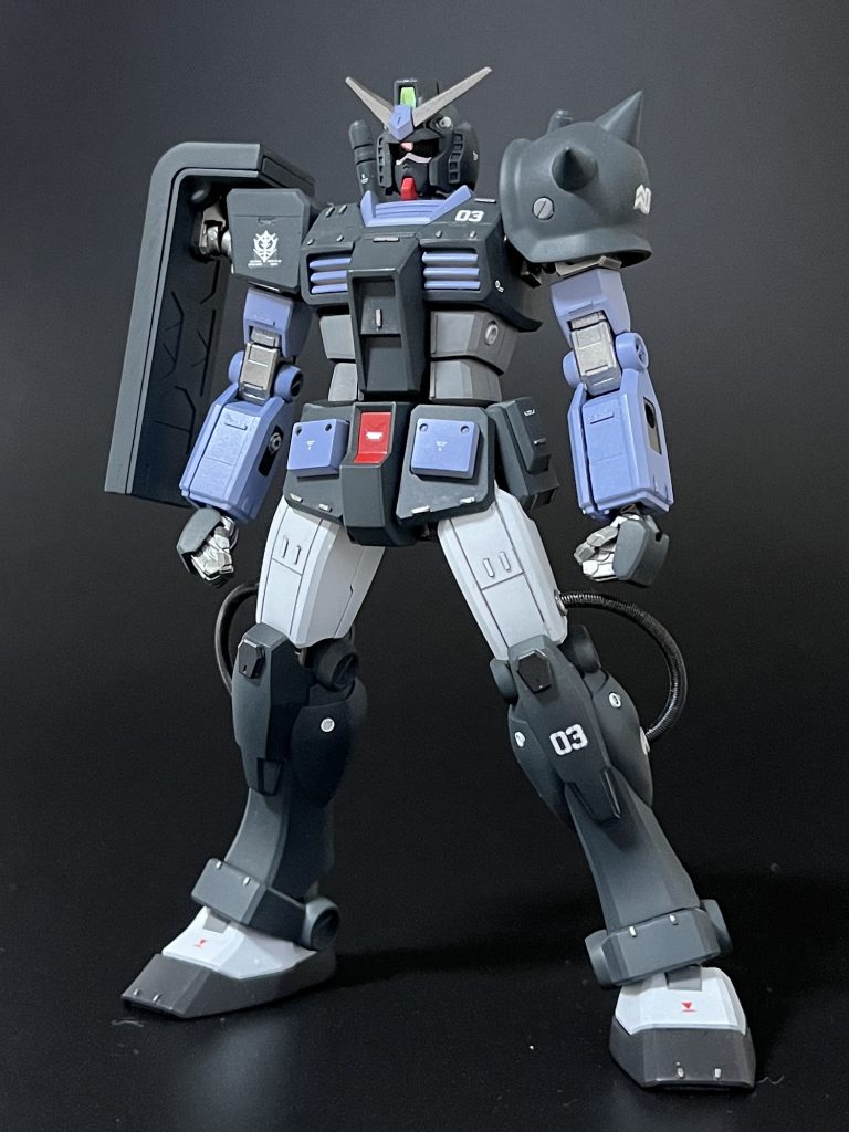 モノアイレールを仕込むクリアランス確保などが問題点で何年もかかってしまいましたが、うまいこと行きました。ちゃんと左右稼働しますし、光も拾ってくれていますね^^ちなみに番号は「03」！ガイア機としました。