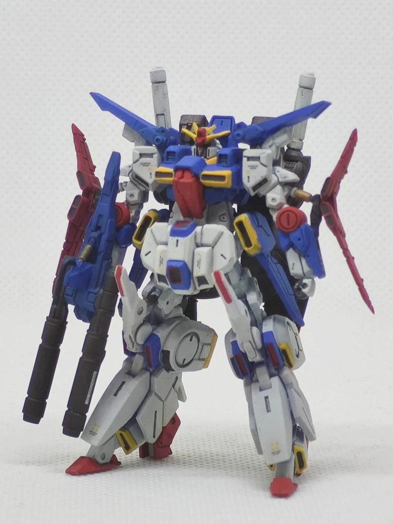 キットの元々のポーズはこんな感じですね。