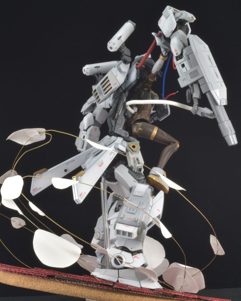 ちなみにどんなにガンプラ叩き割った所で、中から女の子が出てくる事はない。ないんだよ。