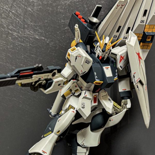HGUC 1/144 RX-93 νガンダム