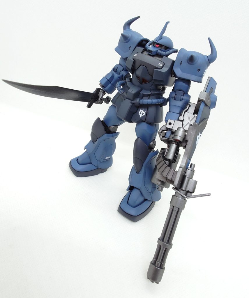 ショルダーアーマーのみ合わせ目の処理をしています。ほんのりグラデーションを意識して塗装しています。