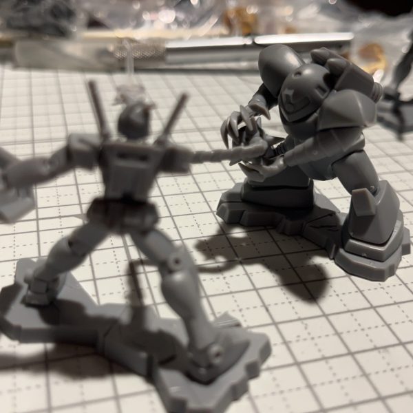 まーたちっこいの塗って遊んでます。新しいキット買ってない安心感からか、作らなきゃ(使命感)から解放されてるのはいいことなんですが暑いもんでしっかりキットを組むやる気が出てません笑黒サフ吹いて白ドライブラシのブラックホワイト塗装で塗ってます。たのしいいいいいいいまた何個か完成したら載せます。（4枚目）