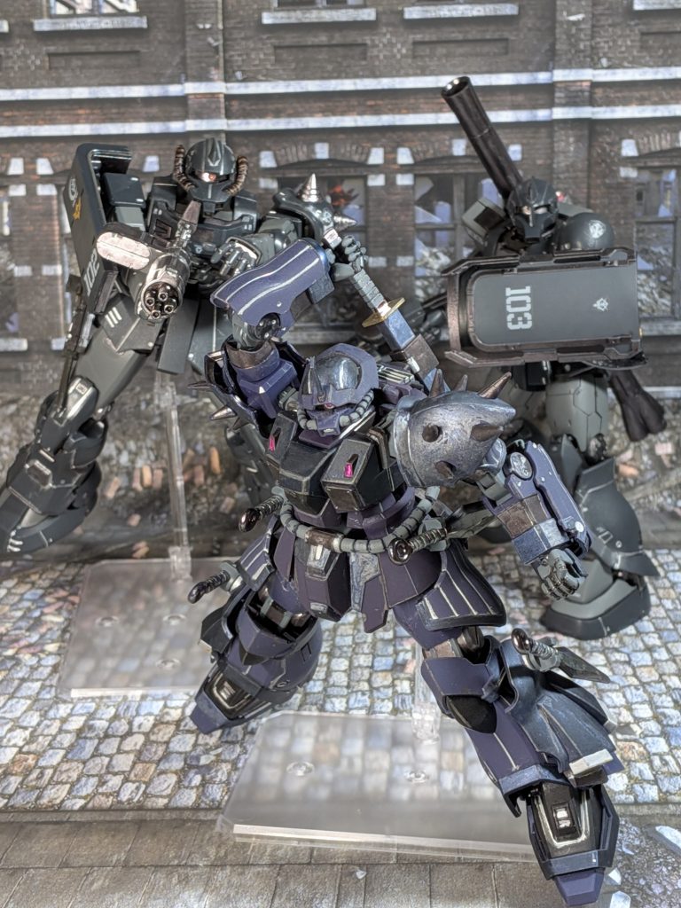 アピールショット4枚目の加工なしバージョンこちらも台座を消して周りをぼかした後、全体を少し暗めにしました
